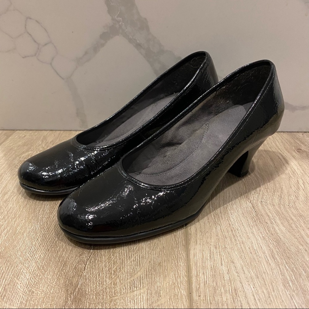 Aerosoles Black Patent Leather Round Toe Kitten Heel Shoes, Size 6
